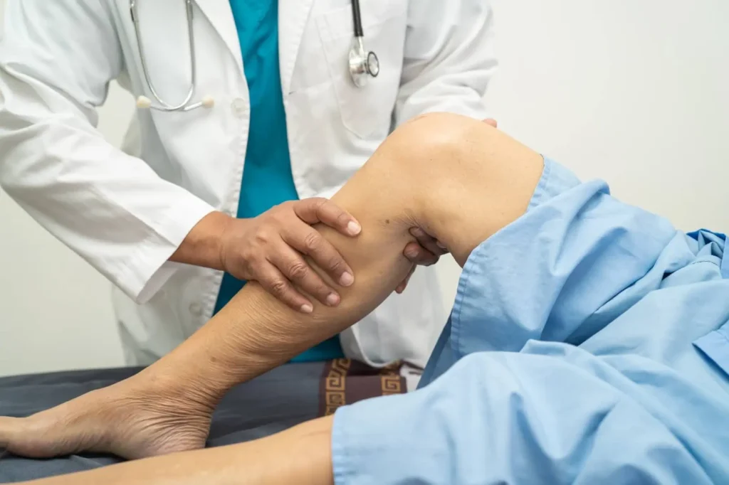 How to Manage Pain and Swelling After Knee Replacement Surgery